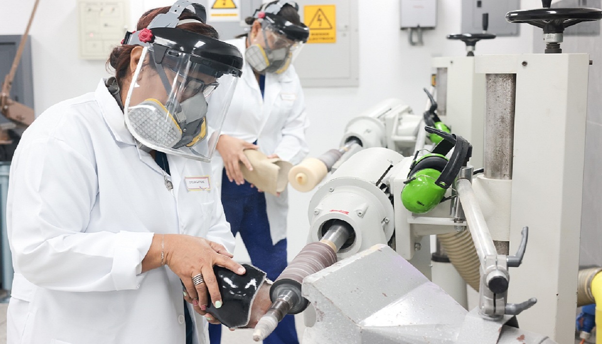 Venezuela firmará convenio con la empresa japonesa Kawatek para desarrollar prótesis biónicas en el país