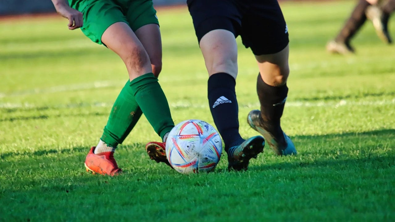 Gas ‘de la risa’ y alta velocidad: el exfutbolista de la Premier League que se declaró culpable tras una temeraria maniobra en su lujoso auto | NTN24.COM