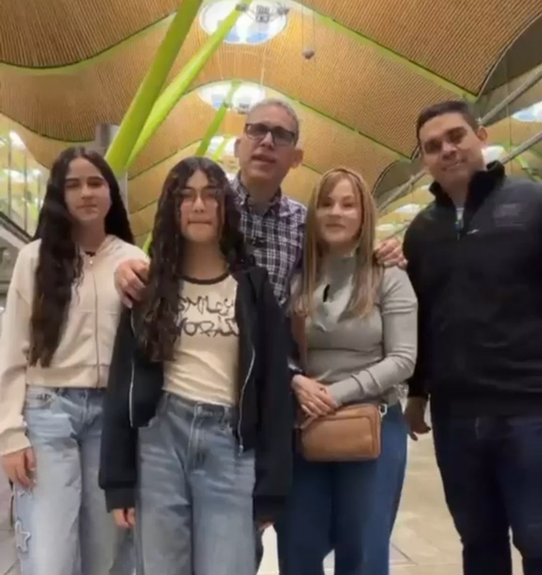 Alcalde electo Javier Oropeza y su familia rumbo a Venezuela para salir del exilio < El Informador Venezuela