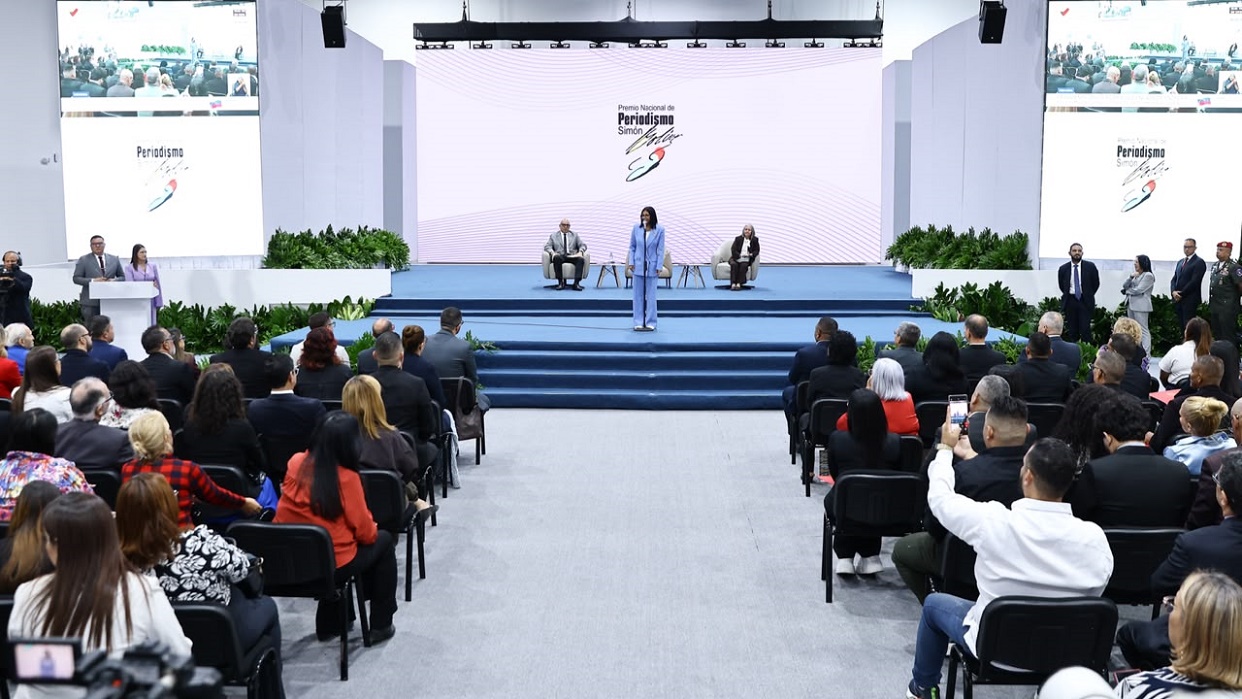 Presidenta Delcy Rodríguez encabeza entrega del Premio Nacional de Periodismo Simón Bolívar 2026