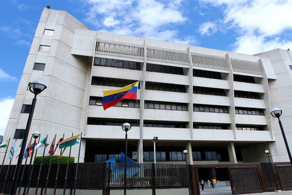 Reforma a ley del TSJ sale en Gaceta en el inicio del diálogo