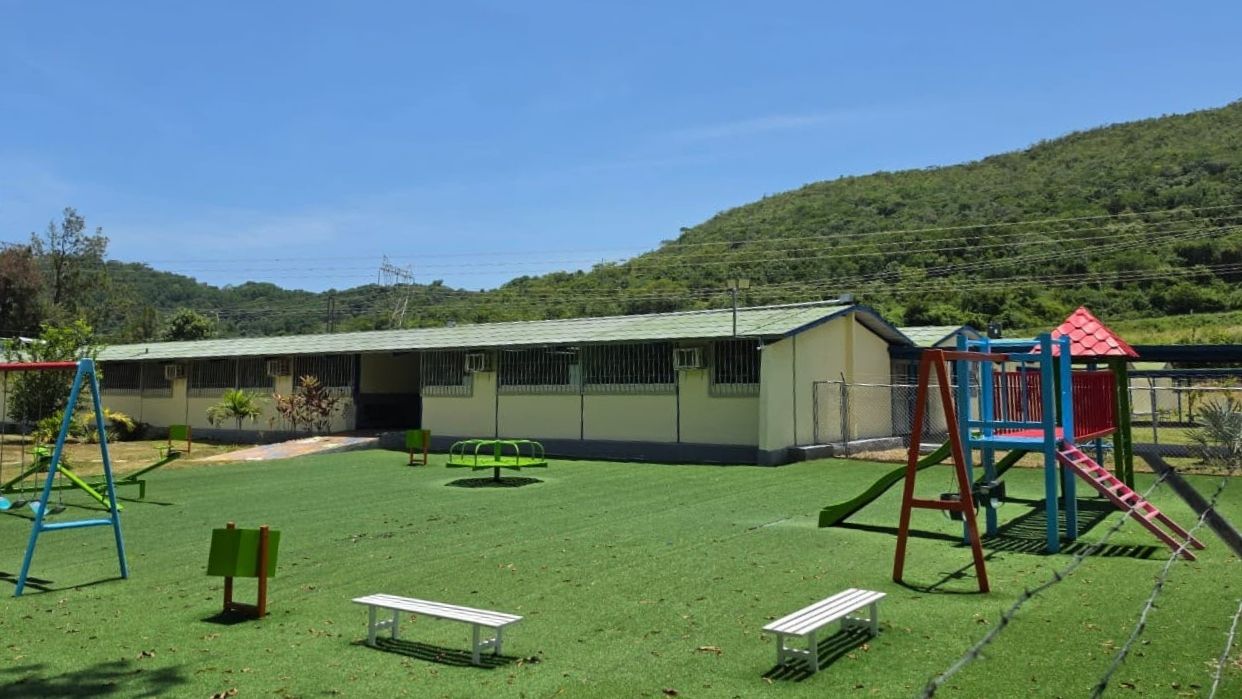 Gobierno entregó rehabilitada la escuela