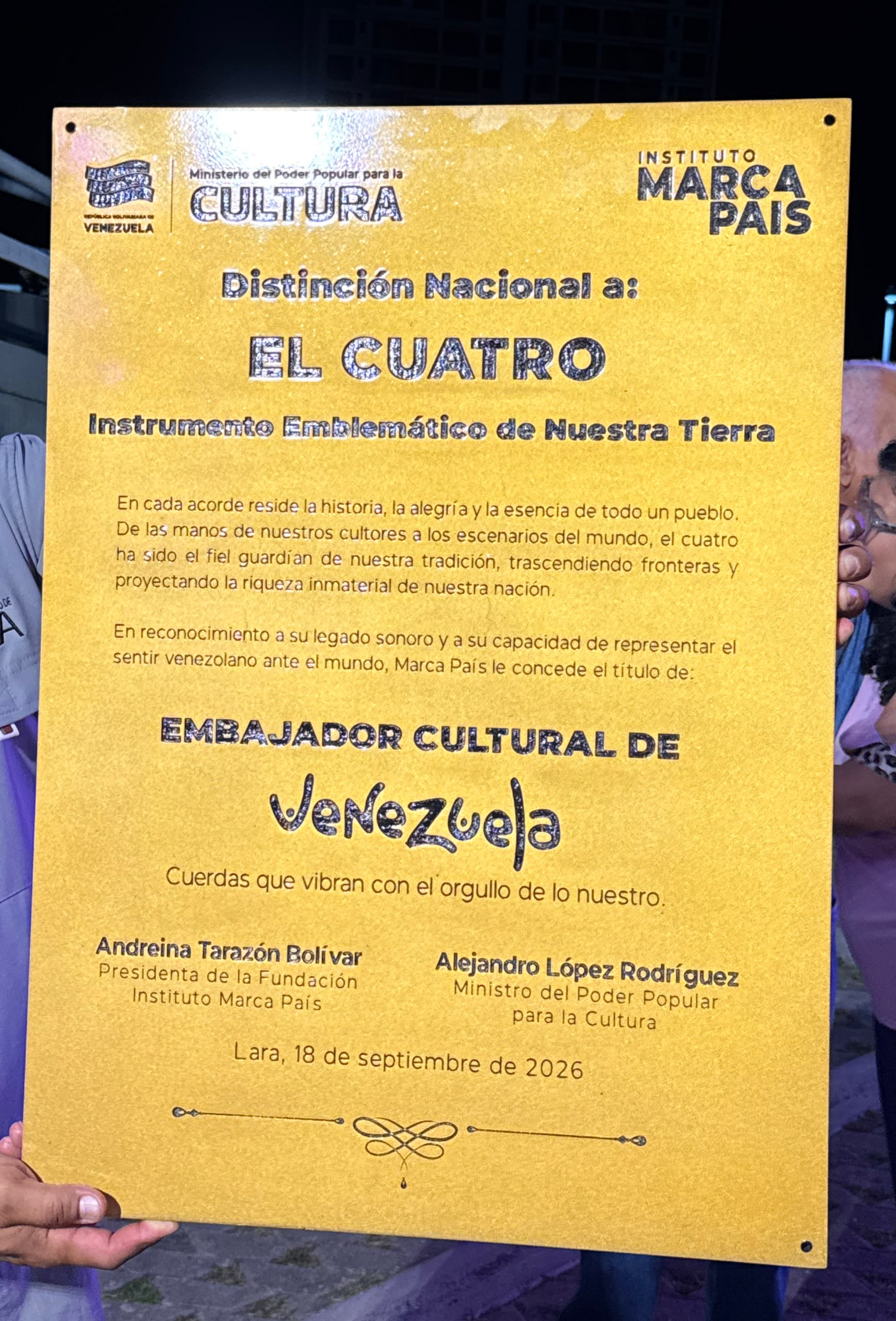 El cuatro, icónico instrumento venezolano es declarado «embajador cultural» del país < El Informador Venezuela