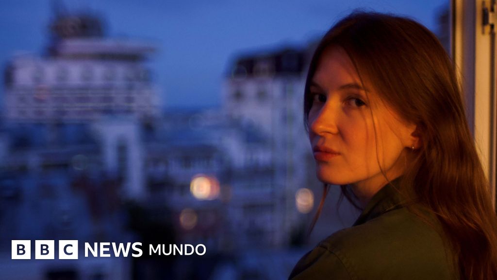 Una alerta de 4 minutos no basta: la nueva e incesante táctica de bombardeos de Rusia que está agotando a los habitantes de Kyiv – BBC News Mundo