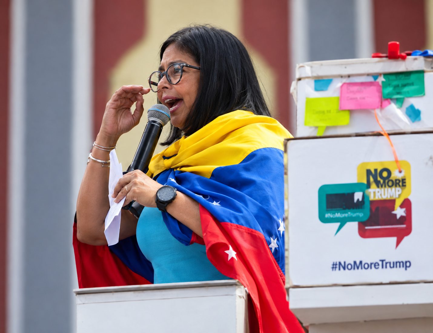 ¡Recordar es vivir! El día que Delcy anunció que llevaría 13 millones de firmas contra Trump a la ONU