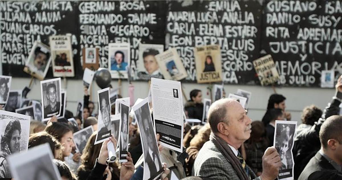 La Justicia argentina procesa a siete iraníes y un libanés por el atentado a la AMIA
