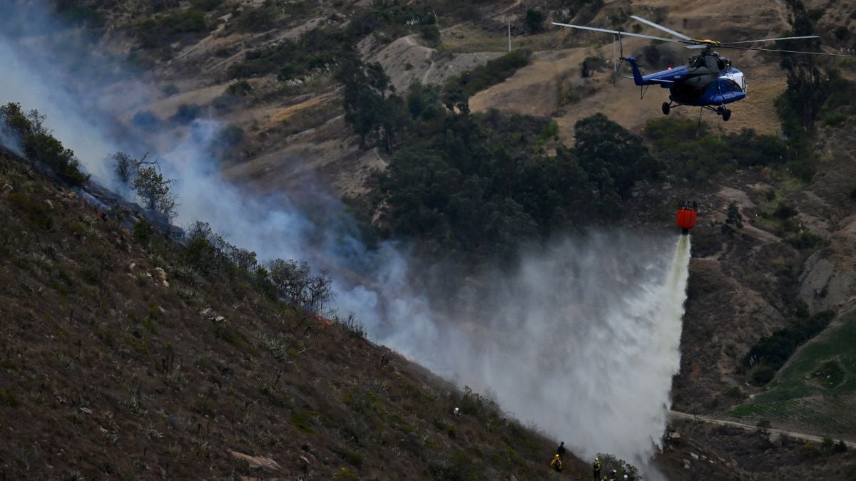 Incendio que se acercaba a Villa de Leyva, en Colombia, ya fue controlado en un 75% | NTN24.COM