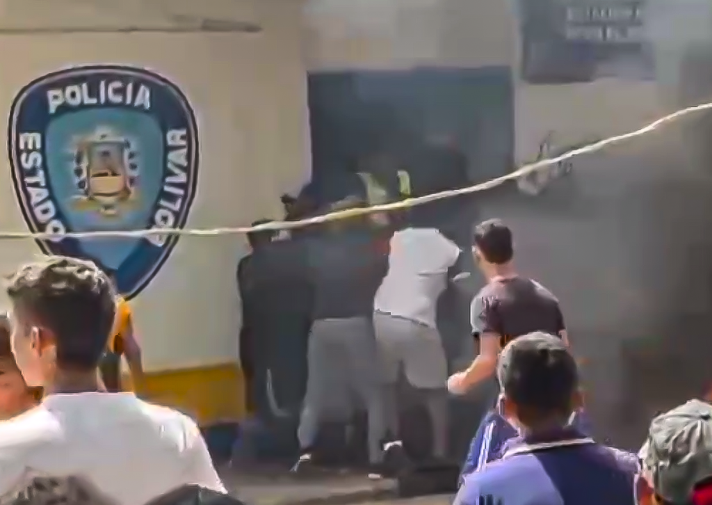 Bolívar: incendian sede policial tras caso de presunto homicidio de un infante