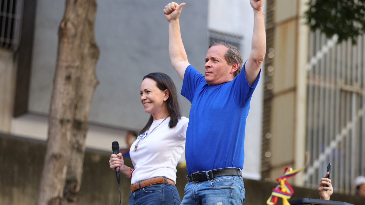 “Ningún poder ni autoridad, interna o foránea, tiene la legitimidad para prohibirle la entrada a un ciudadano venezolano a su país”: Juan Pablo Guanipa sobre intentos de regreso de María Corina Machado | NTN24.COM