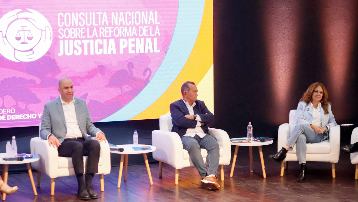 Defensora del Pueblo propone una reforma judicial penal humanizada y firme