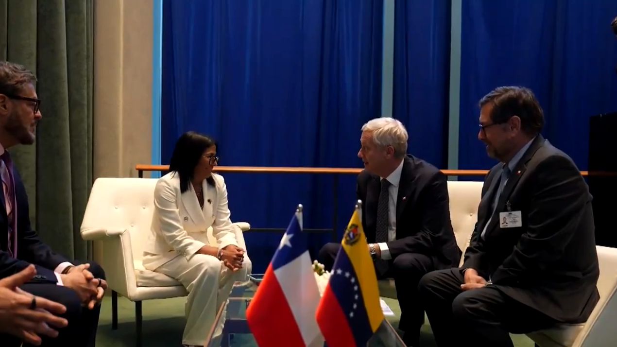Presidenta Delcy Rodríguez sostuvo reunión con José Antonio Kast en Nueva York para abordar la agenda migratoria y consular
