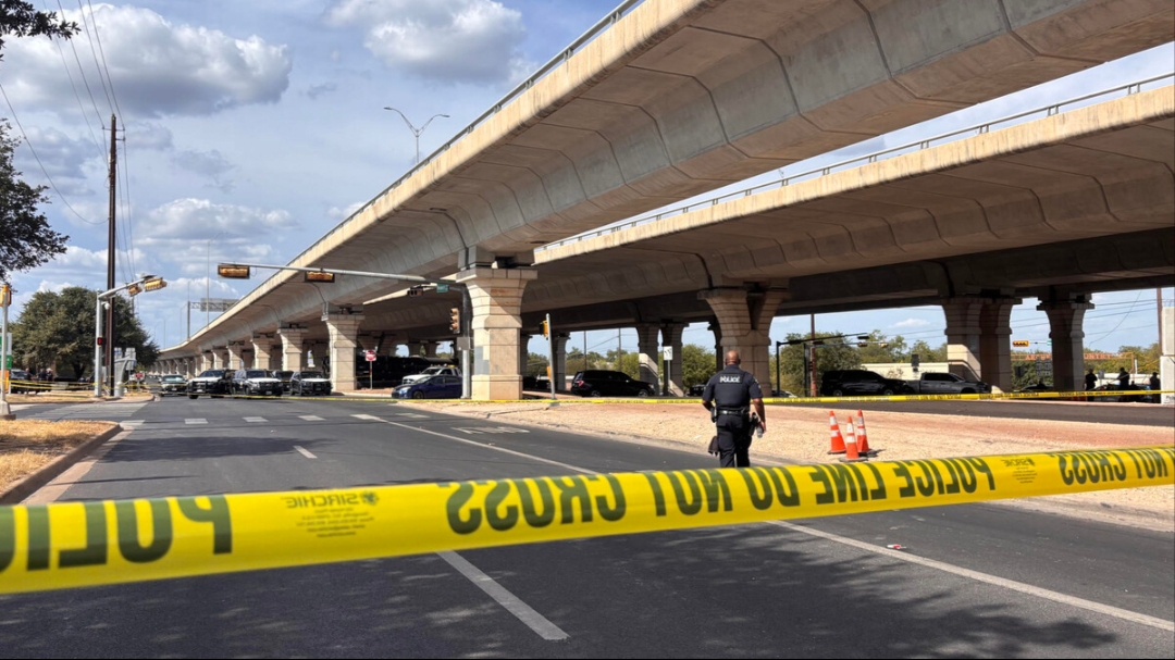 Médico especialista recomienda operar de emergencia a migrante venezolano baleado por ICE en Texas
