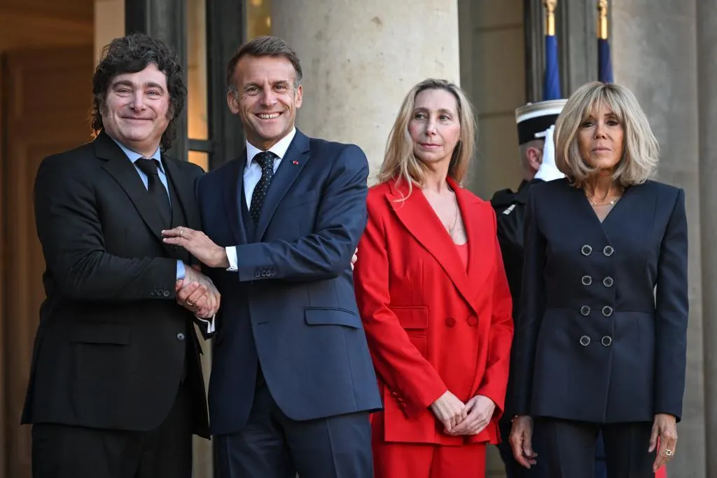 Macron recibe a Milei en el Elíseo para “fortalecer las relaciones comerciales” con Argentina