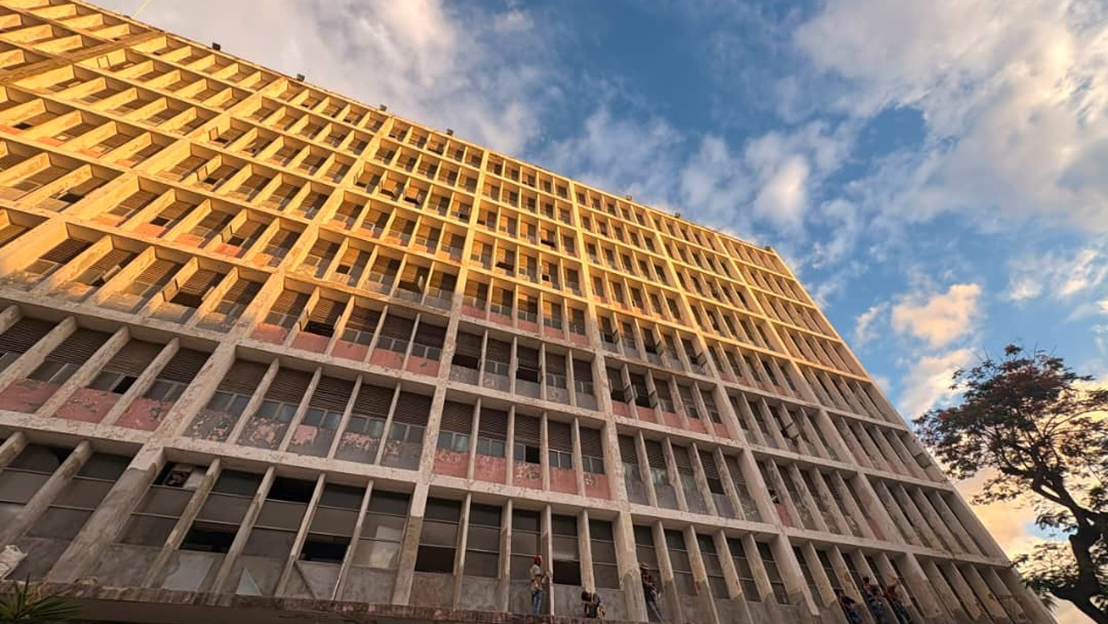 Rehabilitación integral de la Maternidad Concepción Palacios supera 65% de avance