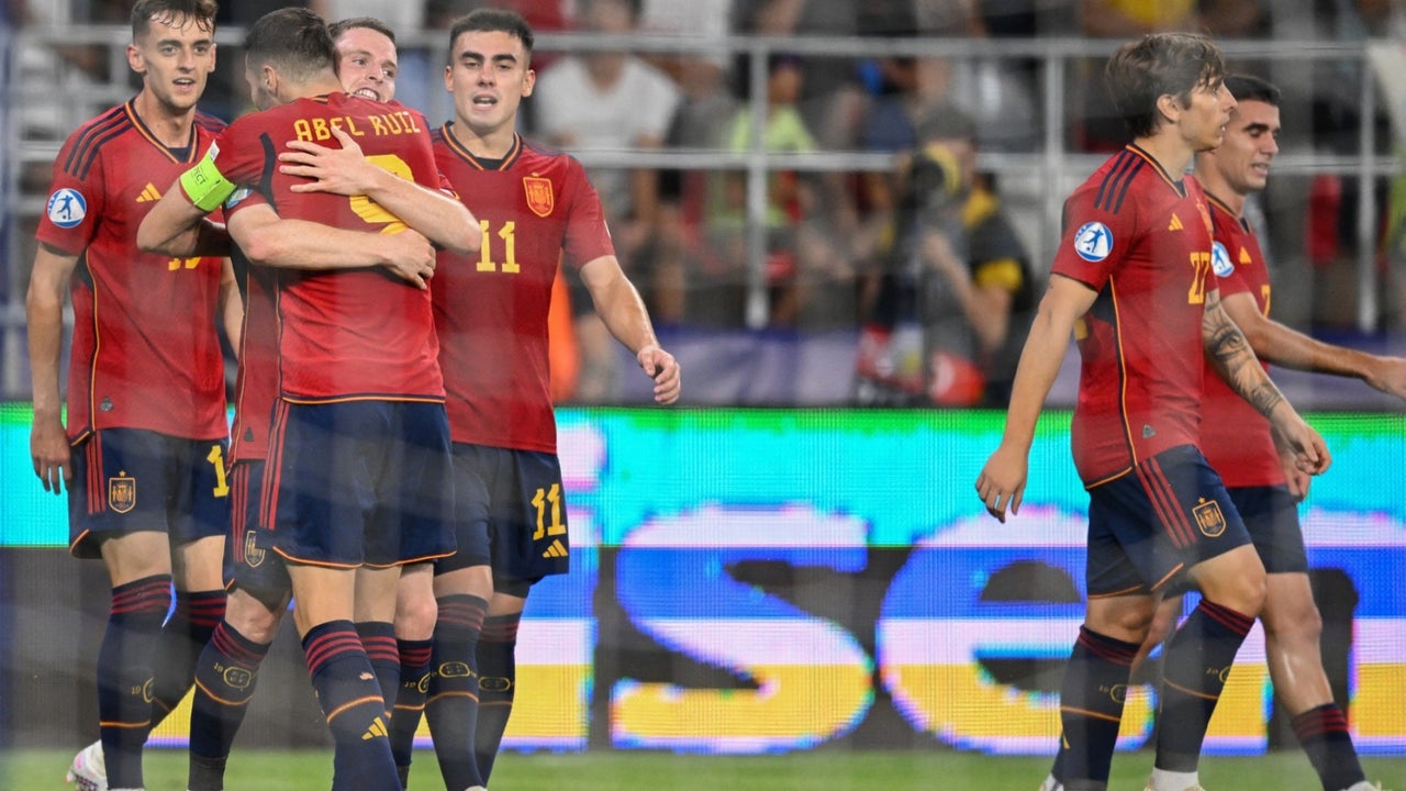 “Estamos perdiendo 12-0 y el árbitro decide adicionar un minuto más”: el curioso reclamo de un fanático de selección europea que fue vapuleada 13 a 0 por España | NTN24.COM