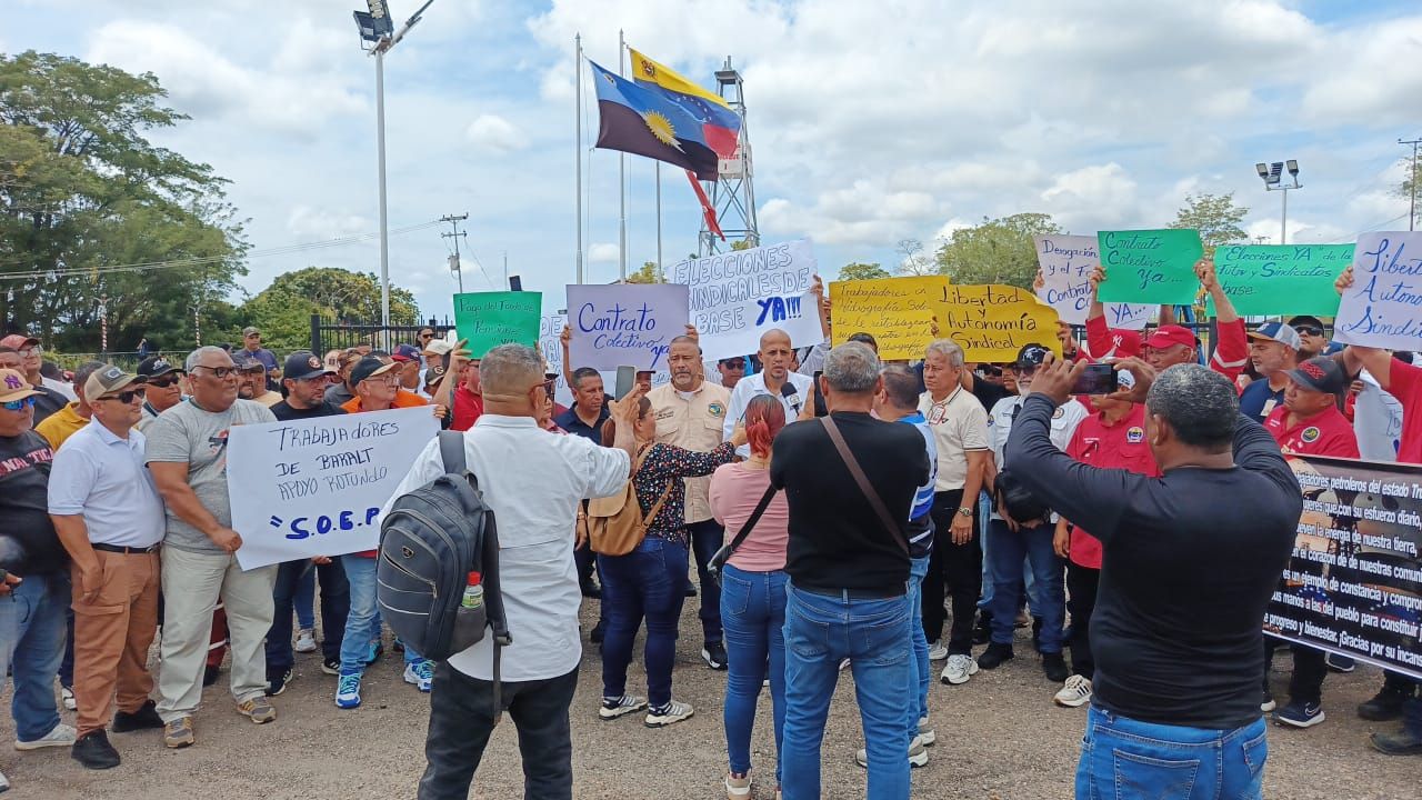 Trabajadores petroleros reclaman discusión de contrato colectivo y anuncian movilización a Caracas < El Informador Venezuela
