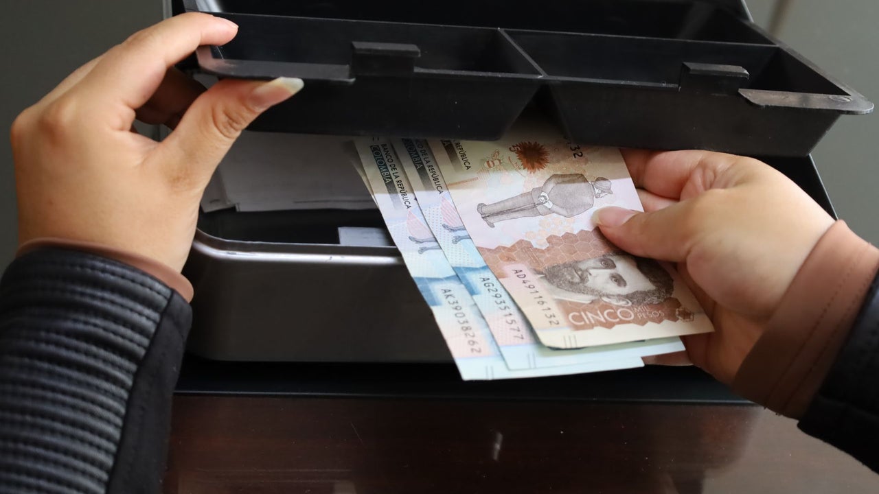 Salario mínimo de 2027 para Colombia entra en discusión con una primera fecha clave en octubre | NTN24.COM