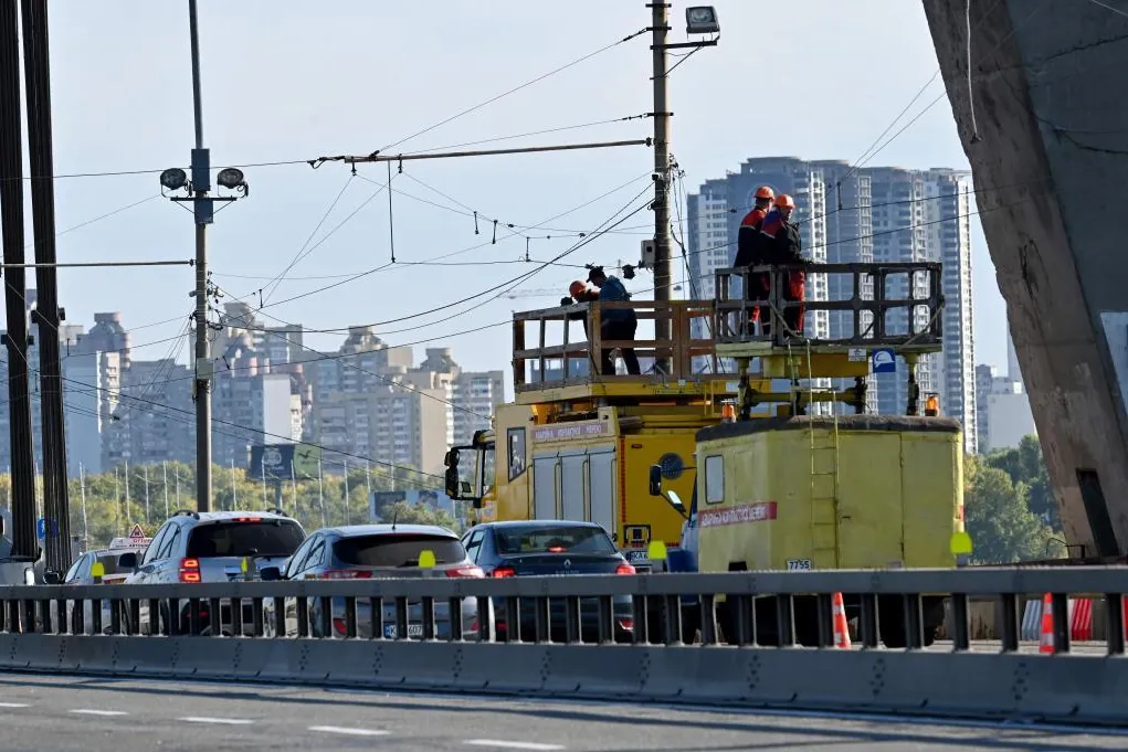 Rusia insta a diplomáticos y extranjeros a abandonar Kiev y anuncia ataques masivos