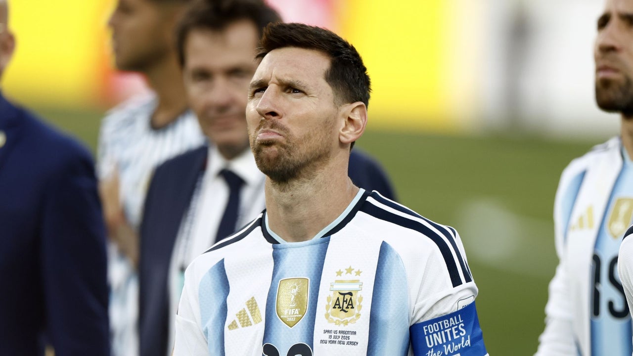 Lionel Messi entre lágrimas se despide de Argentina en una apoteósica fiesta en el Monumental: así fue el momento que lo quebró | NTN24.COM
