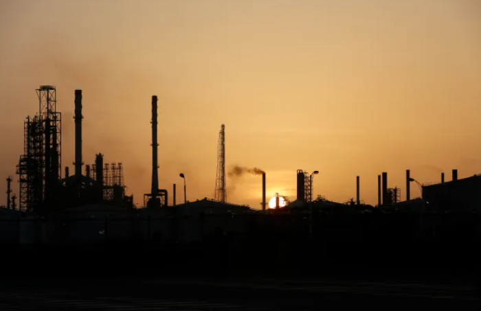 Pdvsa prometió investigar las causas del fuerte incendio en la refinería de Cardón