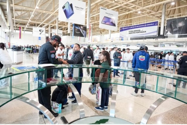 #Encuesta: Alrededor de 890.000 venezolanos tienen la intención de emigrar del país – bancaynegocios.com