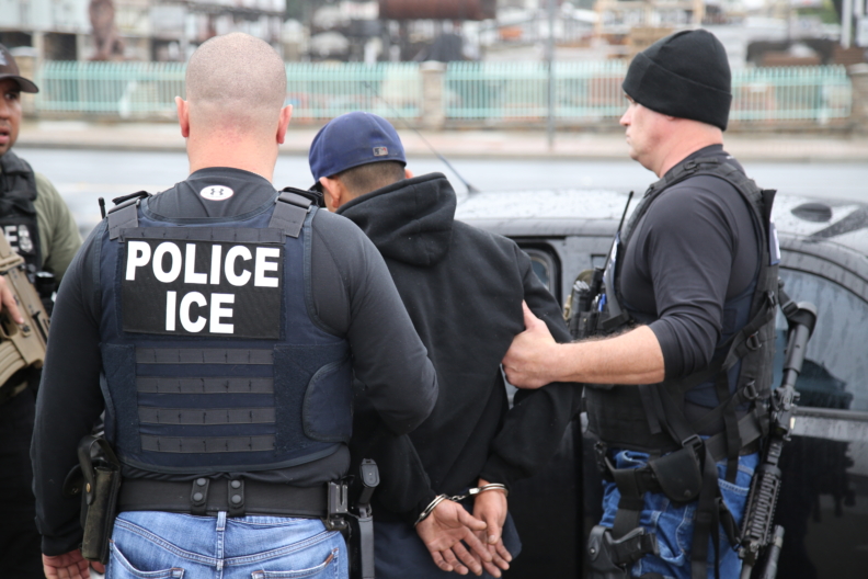 Influencer venezolano salió de prisión luego de tres meses bajo custodia de ICE