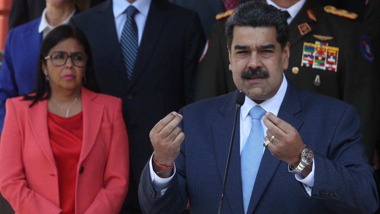 Como lo hizo Maduro, Delcy Rodríguez adelantó la Navidad en Venezuela en medio de la crisis por los apagones | NTN24.COM