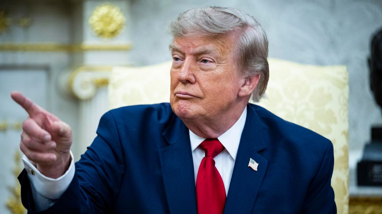 Tensión diplomática: Trump pide un nuevo presidente para Ucrania tras los ataques a refinerías rusas