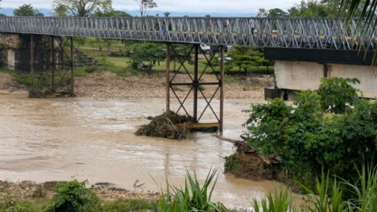 Cierran el paso entre Táchira y Apure tras el colapso del puente Burgua por fuertes lluvias