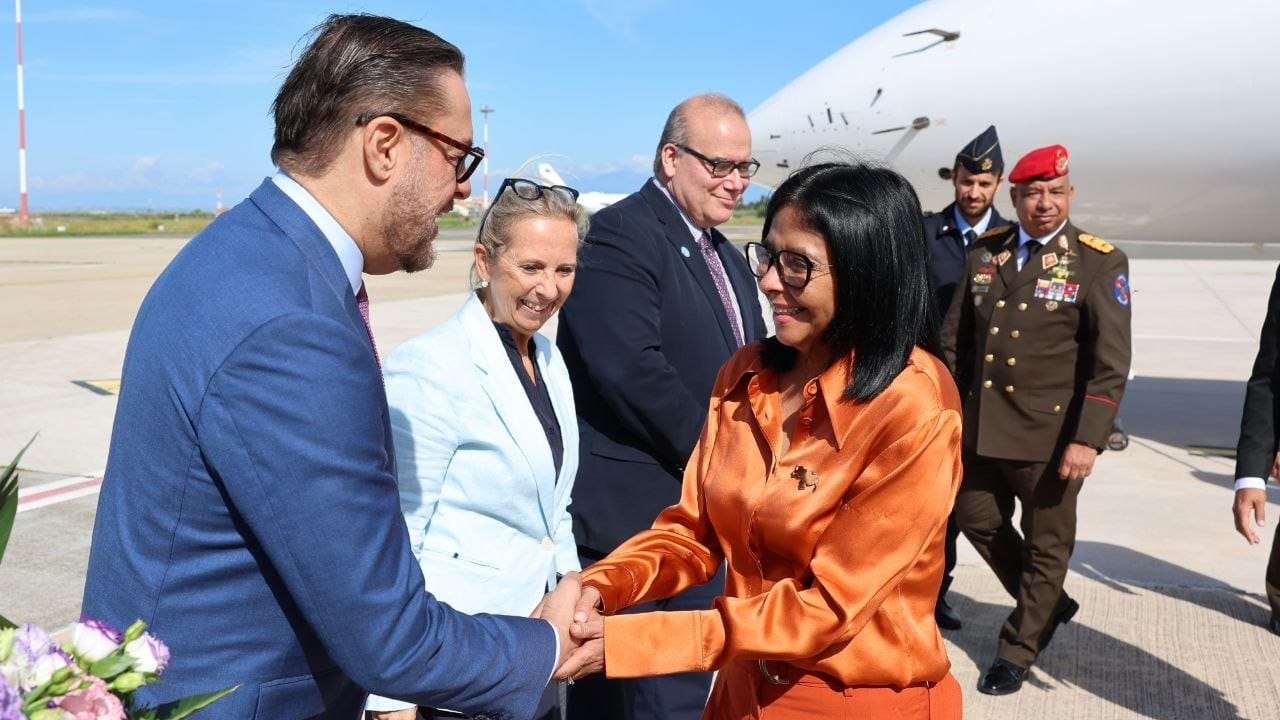 Delcy Rodríguez llega a Roma para el Foro Mundial de la Alimentación 2026