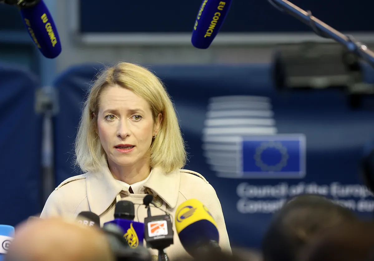 La UE aprueba el mayor paquete de sanciones selectivas contra Rusia con casi 1.600 nombres