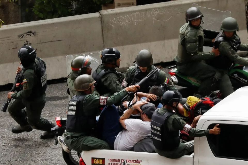 ONG piden a la justicia argentina continuar investigación por crímenes en Venezuela | TalCual