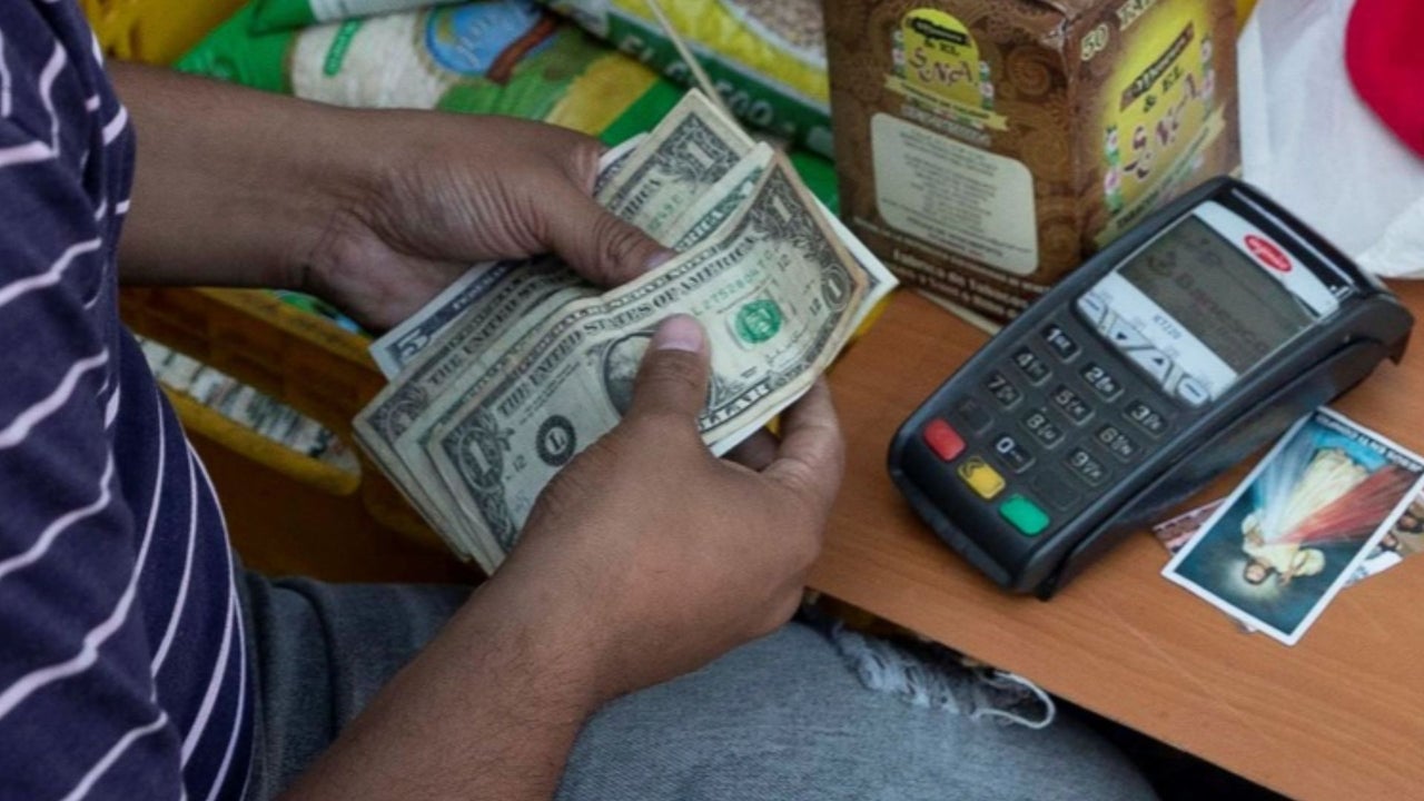 Así cotiza el precio del dólar y del euro en Venezuela este lunes 12 de octubre | NTN24.COM