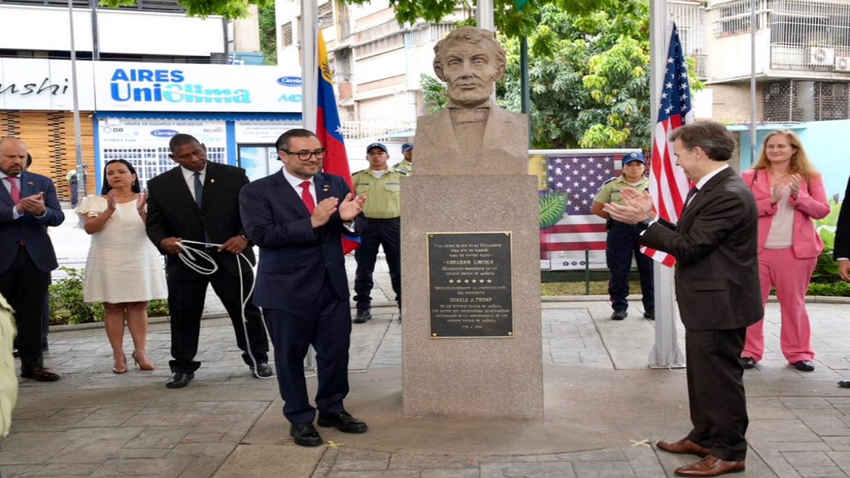 Reinauguran Plaza Lincoln en Bello Monte