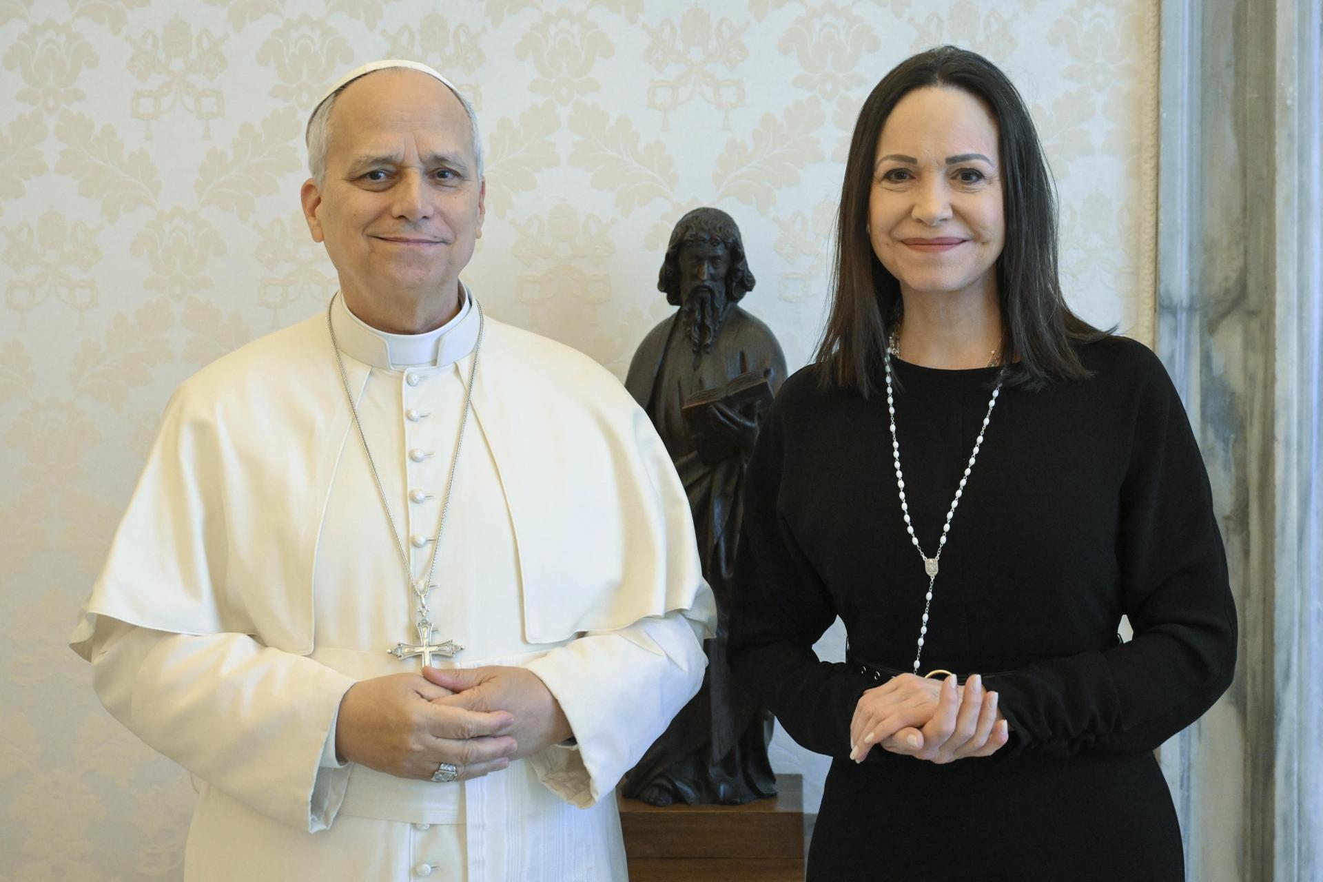 María Corina Machado pidió elevar oraciones por la recuperación del papa León XIV
