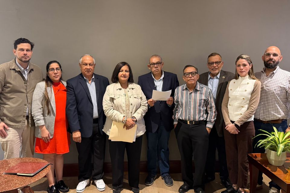 Exparlamentarios piden incluir autonomía del BCV en mesa de diálogo | TalCual