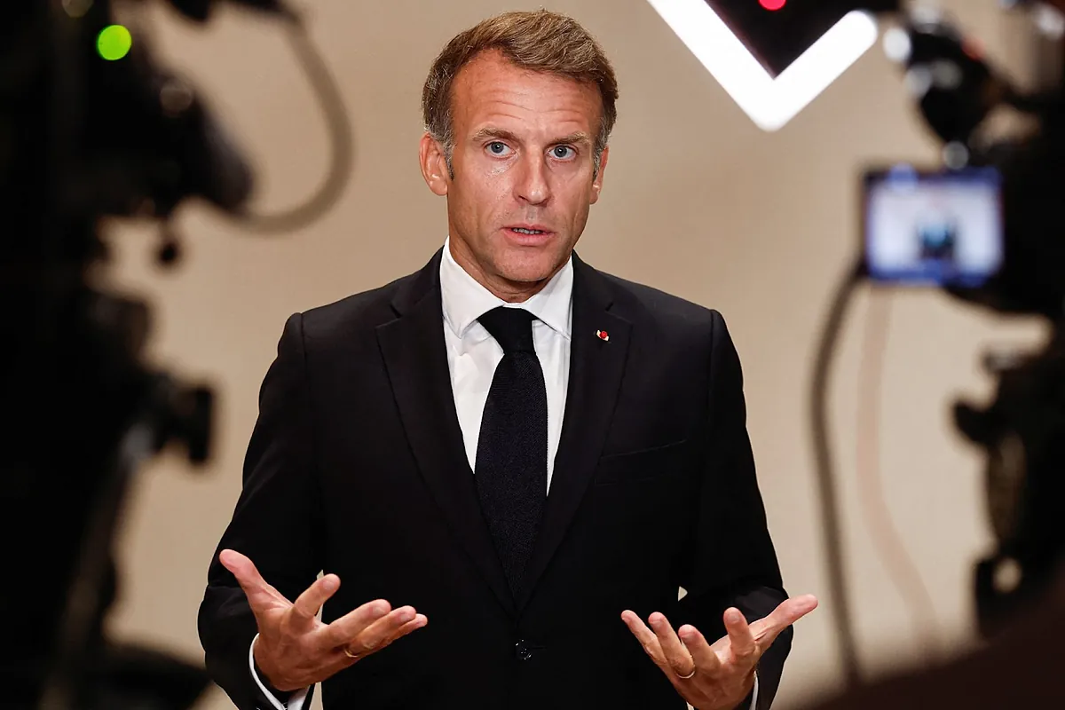 Macron carga contra los comentarios “estúpidos” de Trump y otros líderes que usan la IA para manipular las imágenes de los disturbios