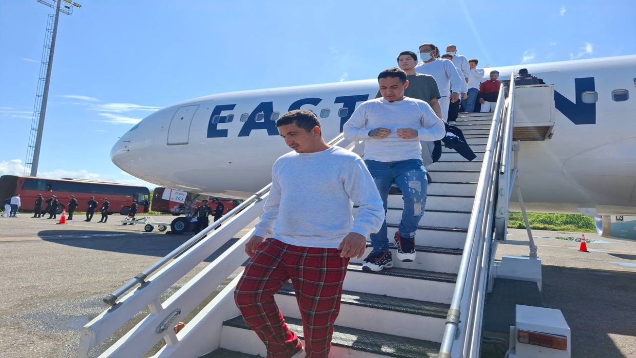 Arriban a Anzoátegui dos vuelos con 370 venezolanos desde EE.UU.