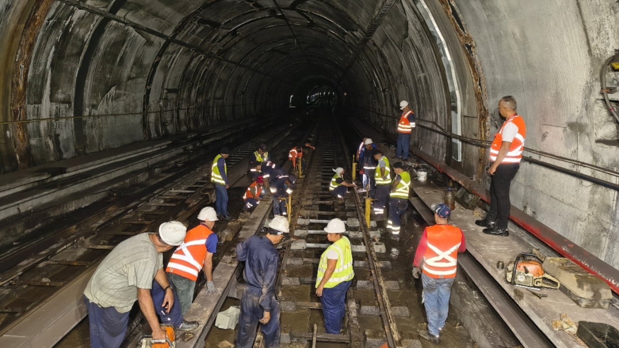 ‎Metro Los Teques sustituye durmientes en el túnel Corral de Piedra