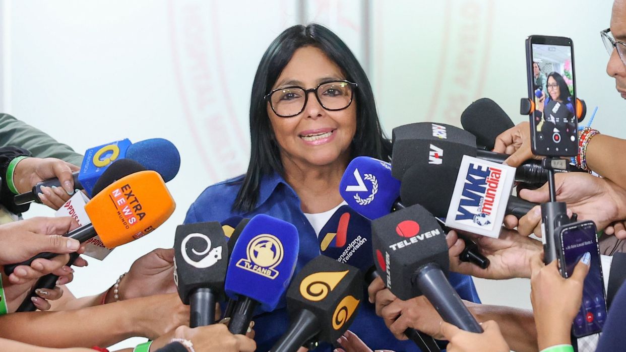 Delcy Rodríguez pide cesar